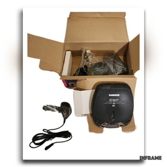 Magnavox Portable CD Player - Picture 12 of 15